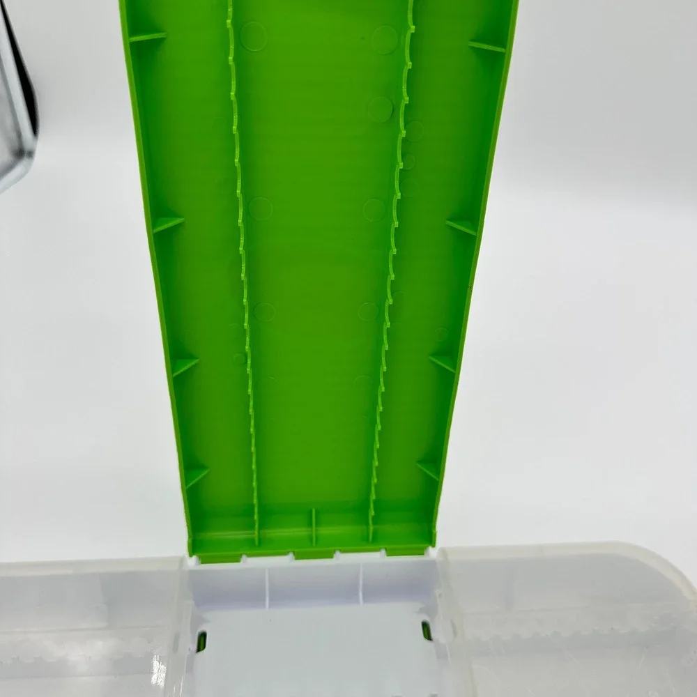 Crayola‎ Marker Storage Case White Green Clear Plastic Organizer